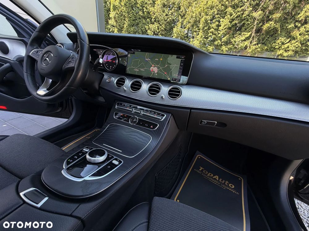 Mercedes-Benz Klasa E 220 d 9G-TRONIC - 17
