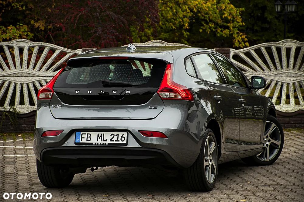Volvo V40 D2 Summum - 8