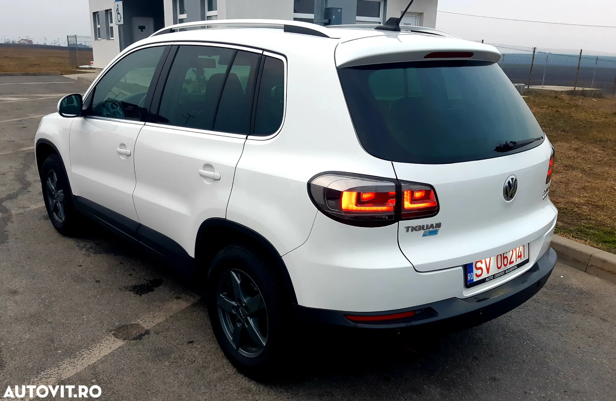 Volkswagen Tiguan 2.0 TDI 4Motion DSG Sport & Style - 3