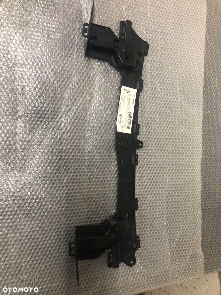 MERCEDES W206 ŚLIZG MOCOWANIE ZDERZAKA TYŁ TYLNY A2068856500