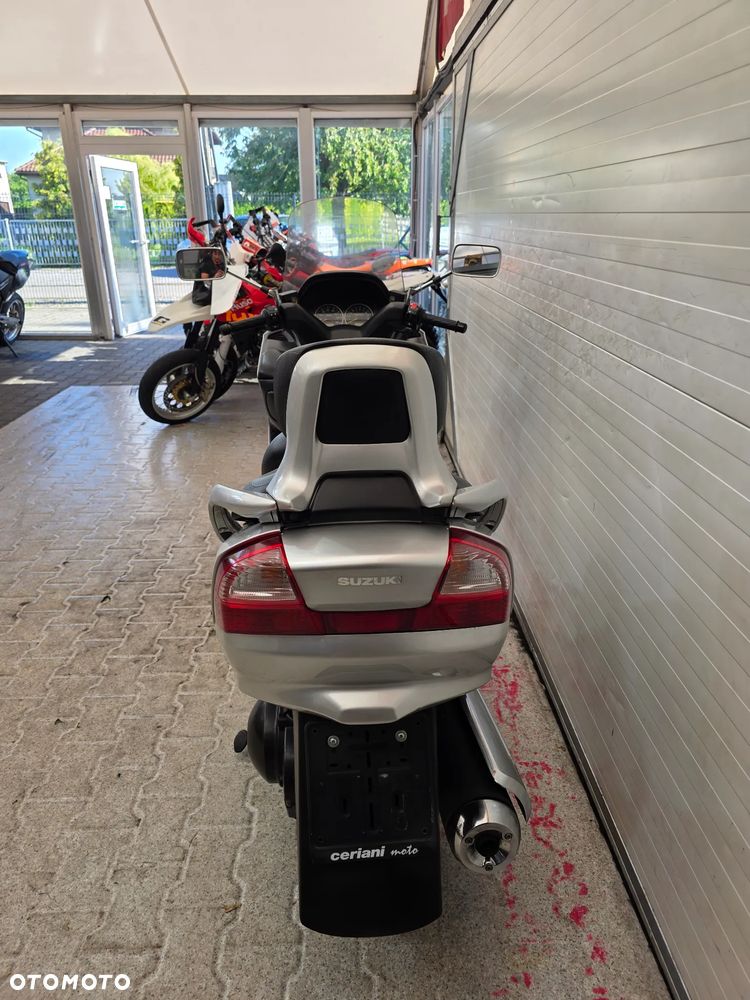 Suzuki Burgman - 27