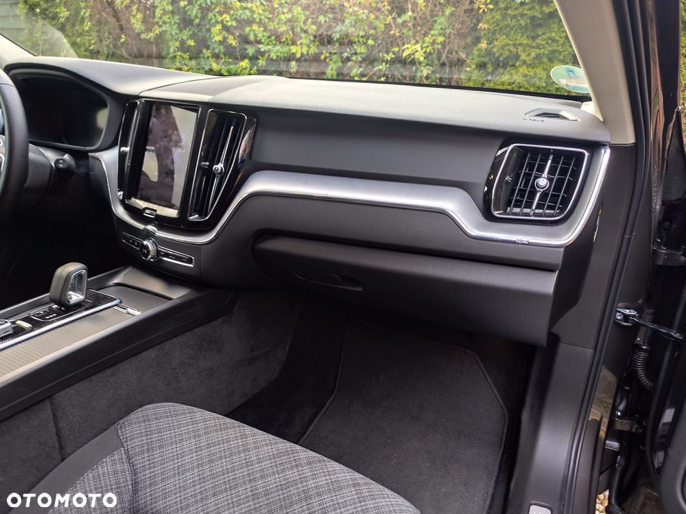 Volvo XC 60 B5 D AWD Geartronic Momentum - 33