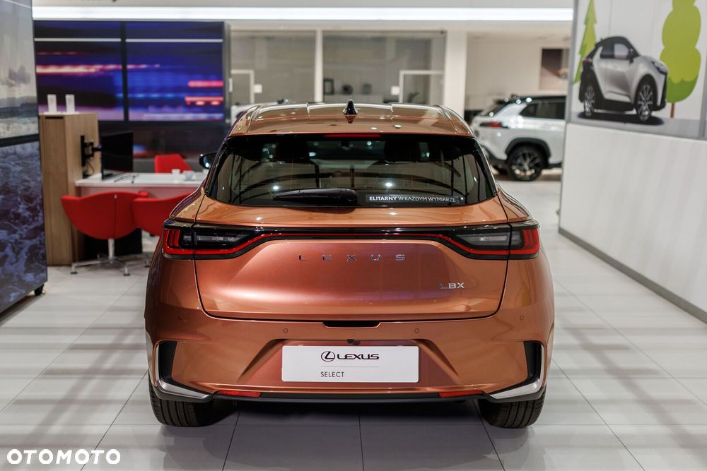 Lexus LBX 1.5 Hybrid Relax AWD - 5