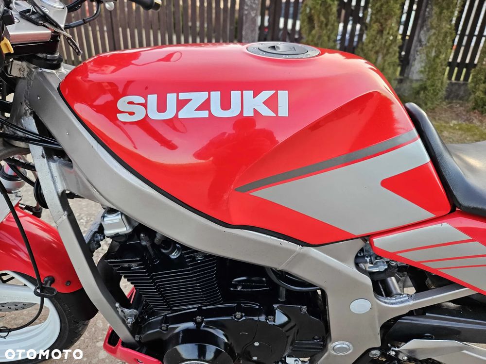 Suzuki GS - 24
