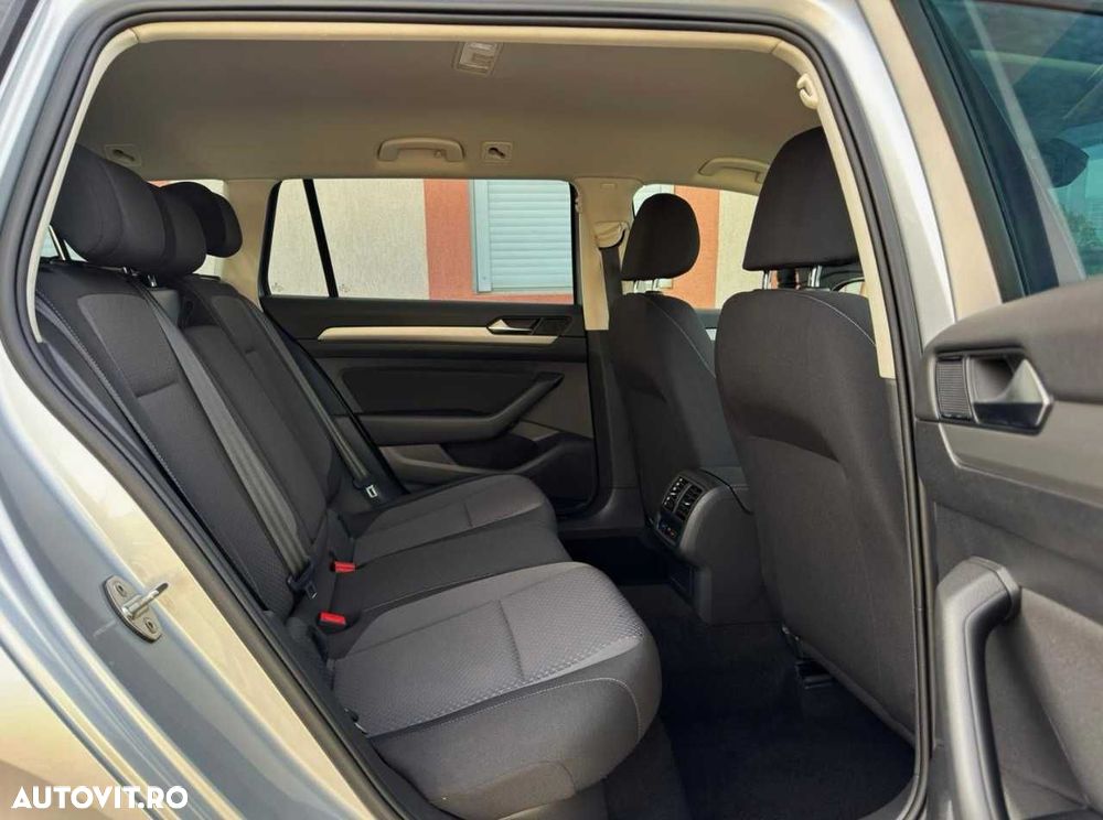 Volkswagen Passat - 17