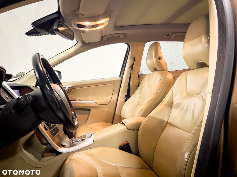Volvo XC 60 D5 AWD Summum - 2