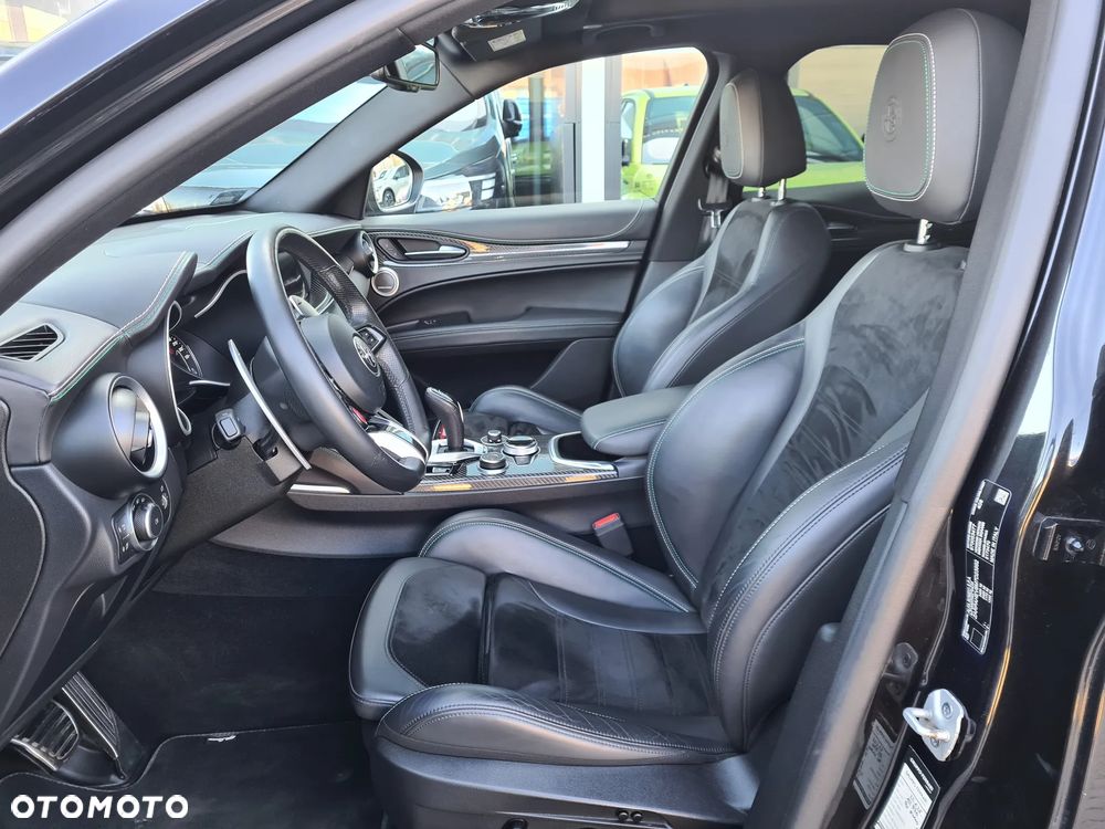 Alfa Romeo Stelvio 2.9 V6 Bi-Turbo Quadrifoglio Q4 - 11