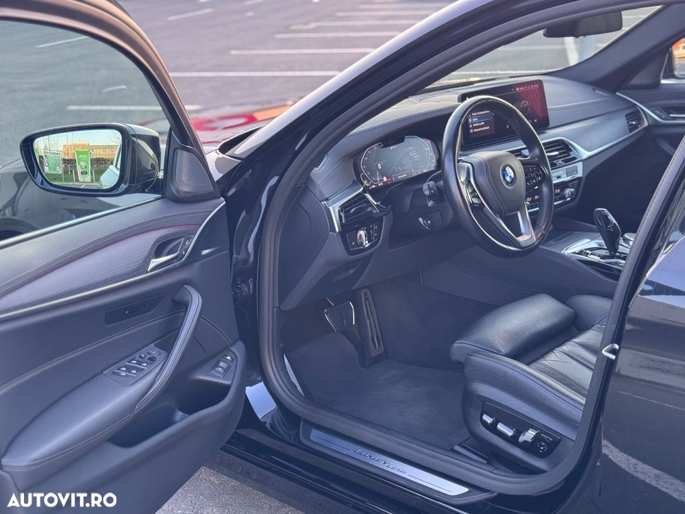 BMW Seria 5 530e Aut. Luxury Line - 14