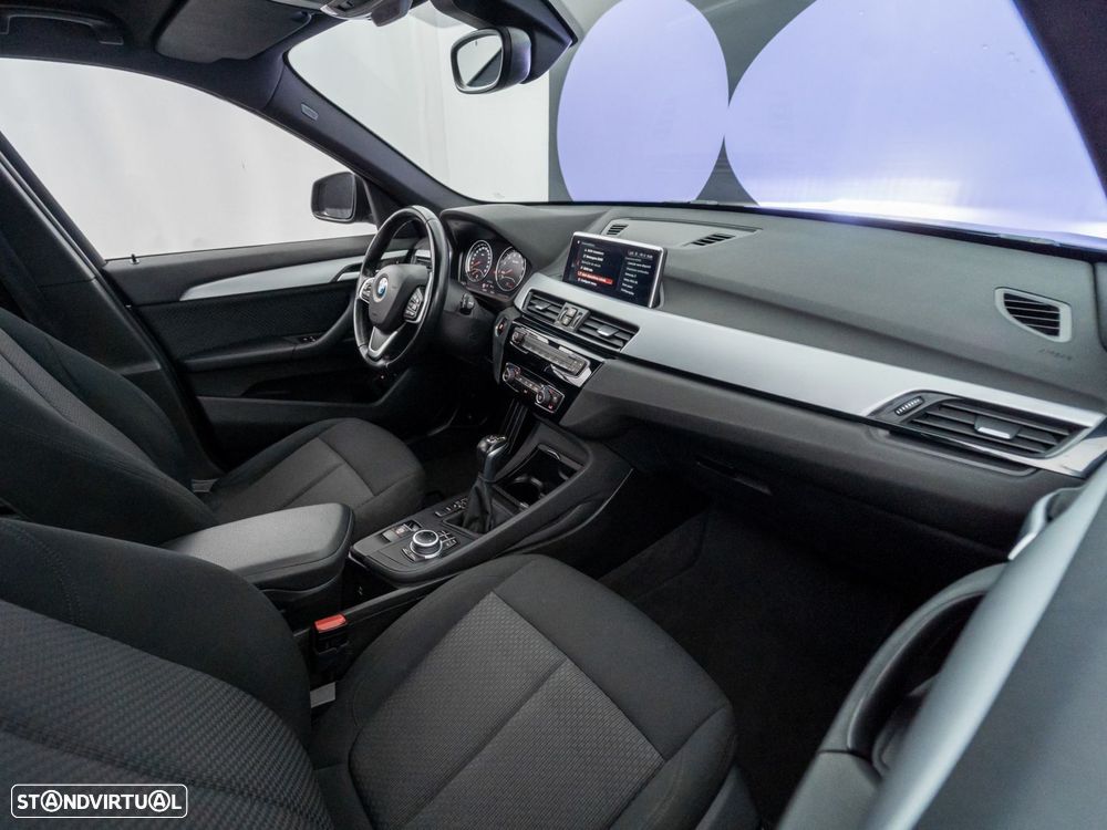 BMW X1 25 e xDrive Corporate Edition - 35