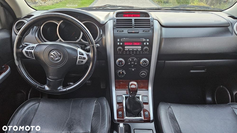 Suzuki Grand Vitara 2.0 De luxe - 16