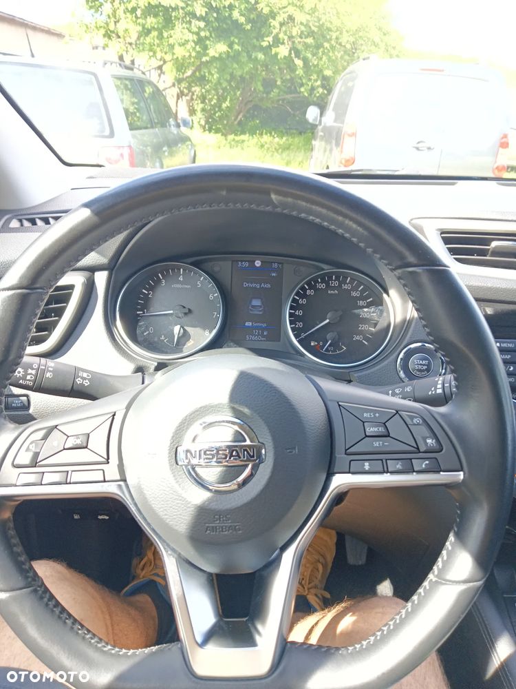 Nissan Qashqai 1.3 DIG-T N-WAY - 18
