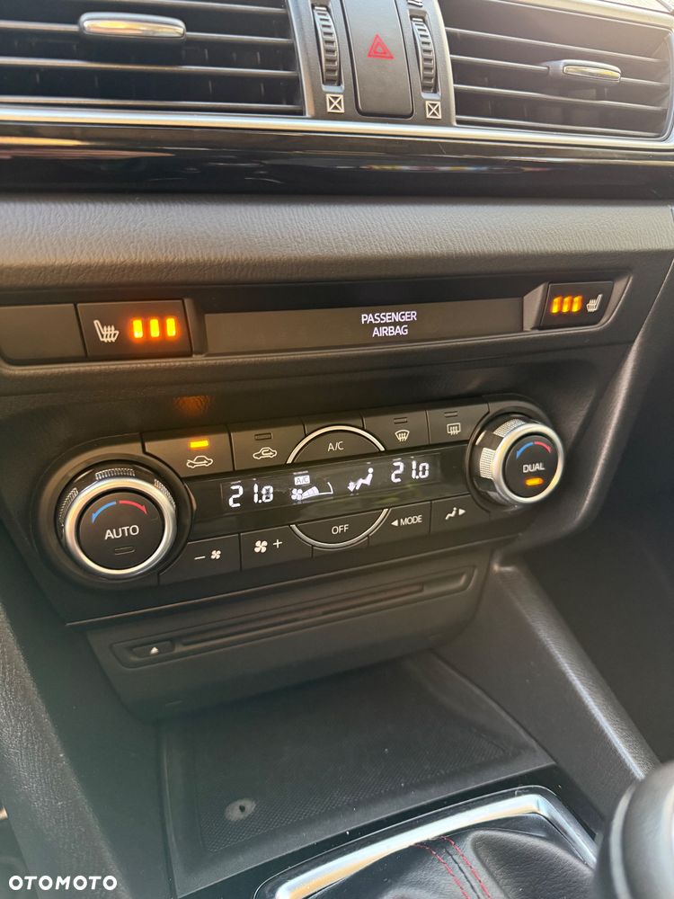 Mazda 3 SKYACTIV-G 2.0 M-Hybrid SELECTION - 32