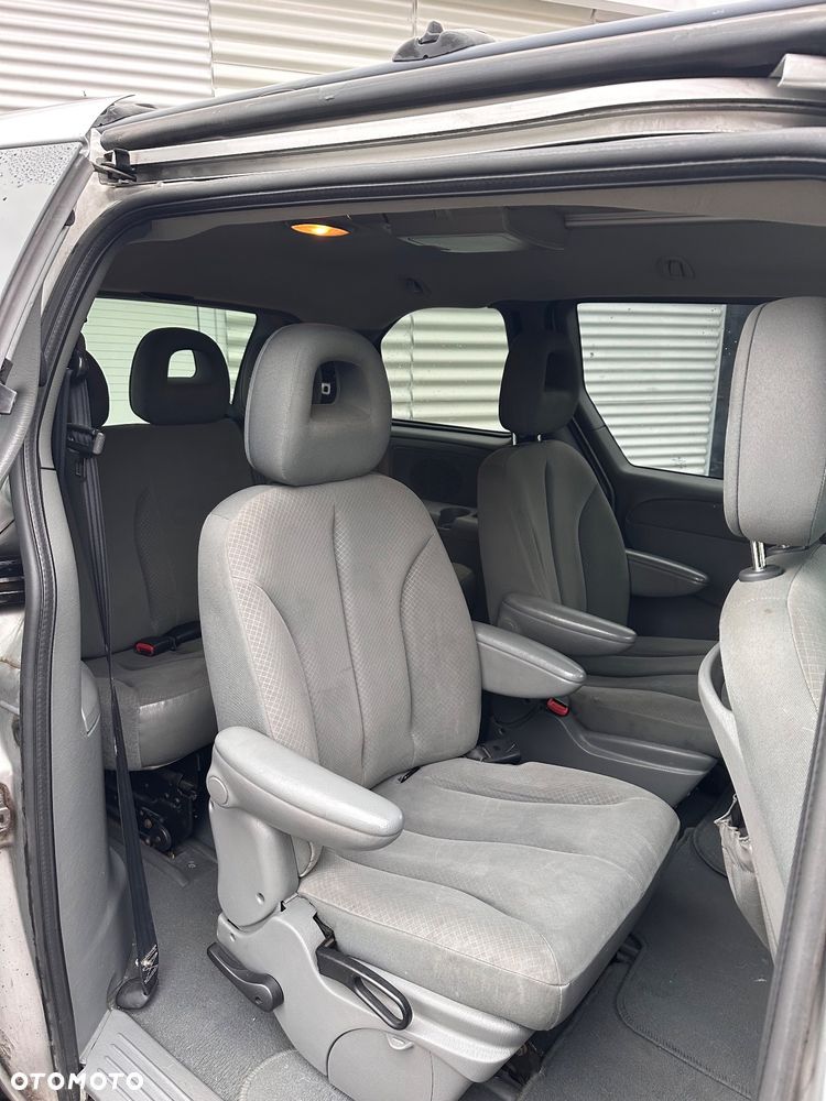 Chrysler Voyager 2.8 LX CRD - 12