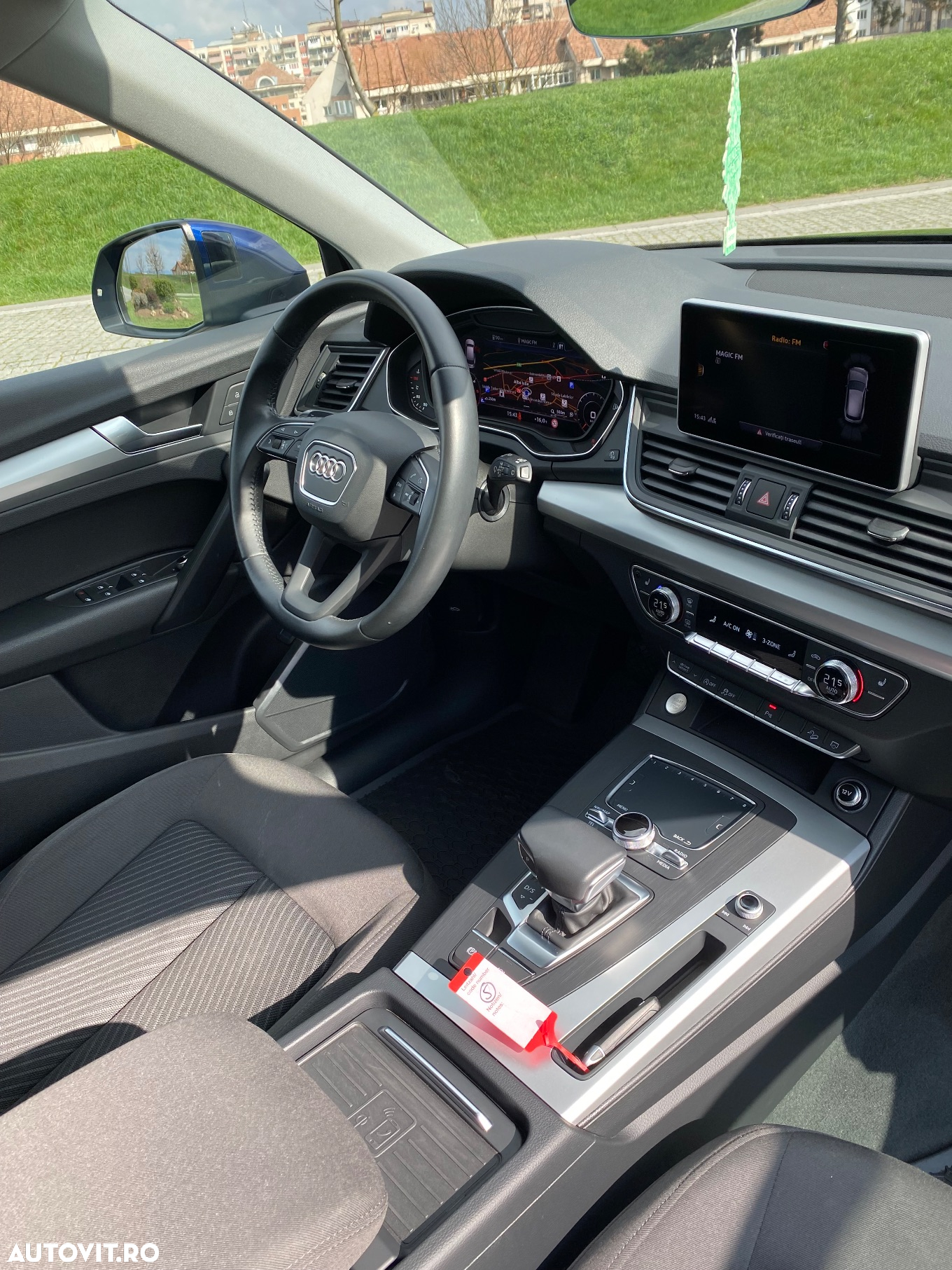 Audi Q5 2.0 40 TDI quattro S tronic Design - 4