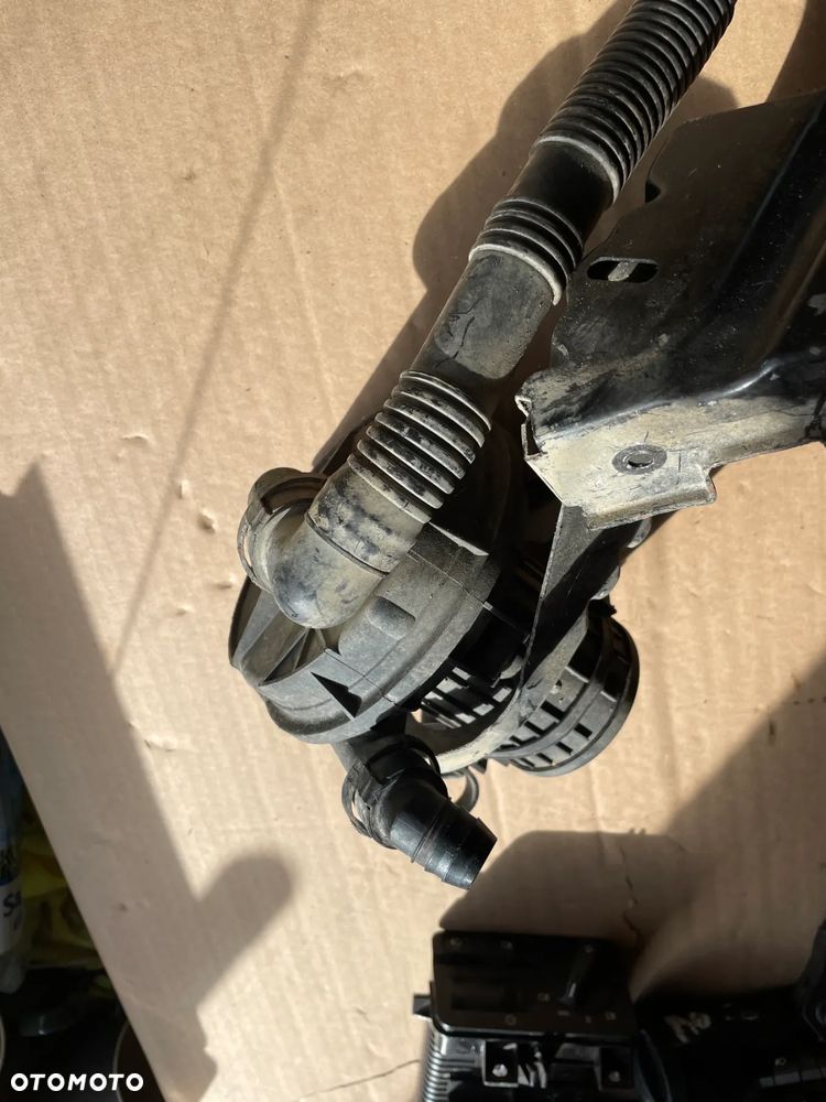 Passat B5 FL pompa powietrza wtórnego 1.8 T 06A959253A - 1