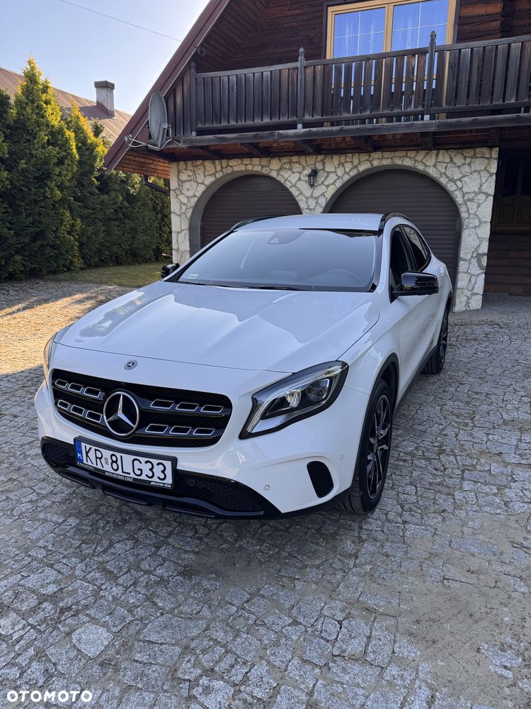 Mercedes-Benz GLA - 1