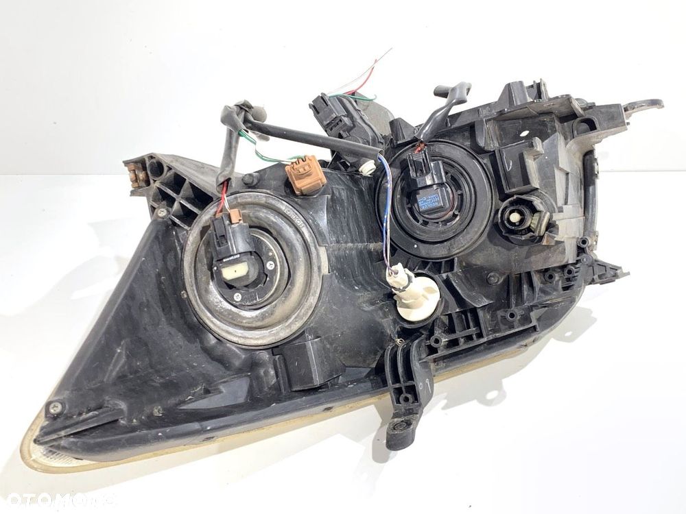 REFLEKTOR PRAWY PRZÓD  TOYOTA AURIS (_E15_) 2006 - 2012 1.4 (ZZE150_) 71 kW [97 KM] benzyna 2007 - - 5