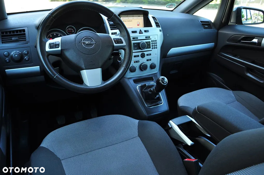 Opel Zafira 1.8 Cosmo - 39