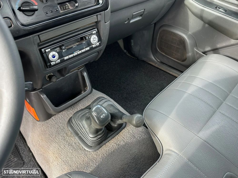 Mitsubishi L200 2.5 TD Club 3L CM - 18