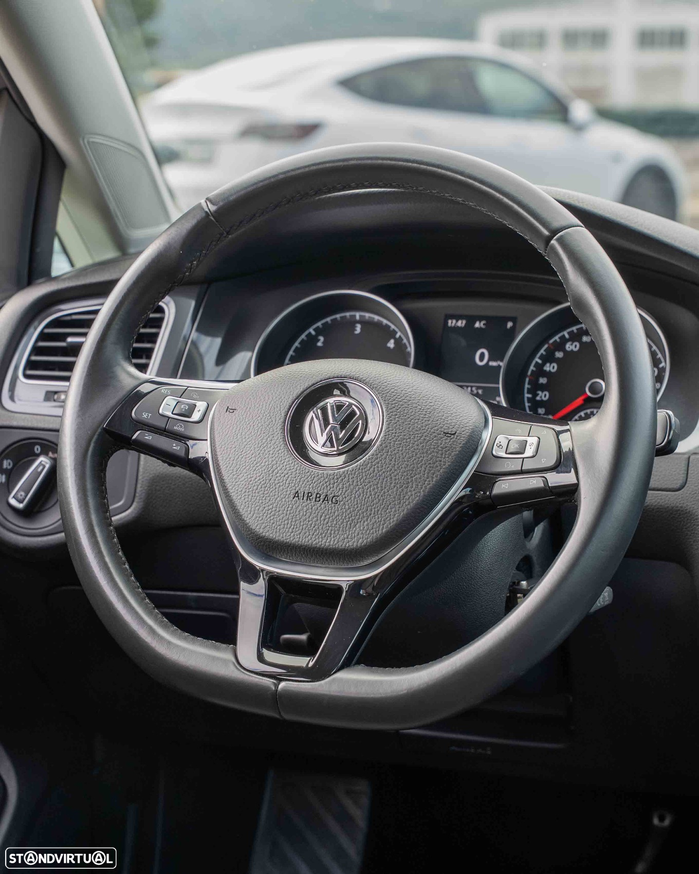 VW Golf Variant 1.6 TDi Highline DSG - 18