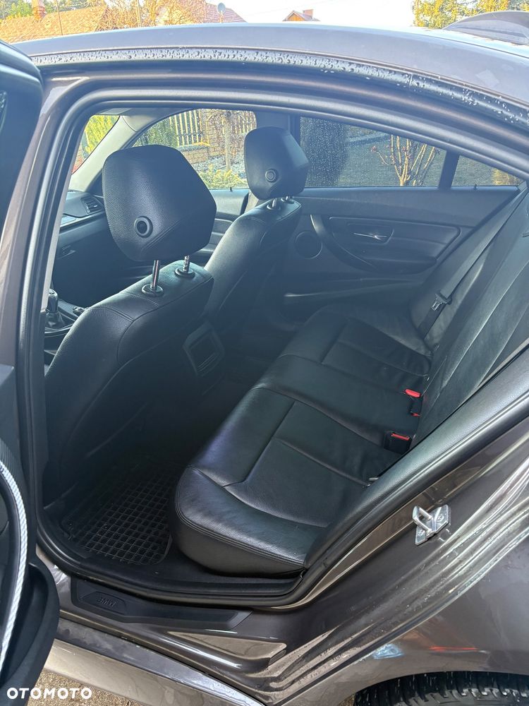 BMW Seria 3 316d - 8