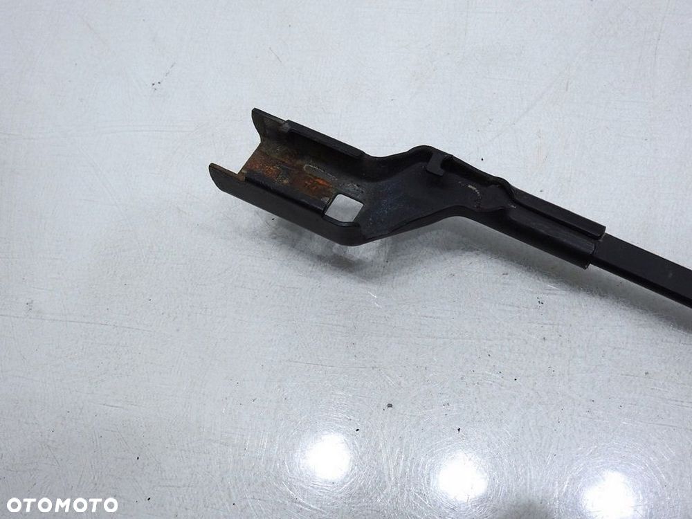 RAMIĘ WYCIERACZKI LEWE SKODA FABIA II - 7