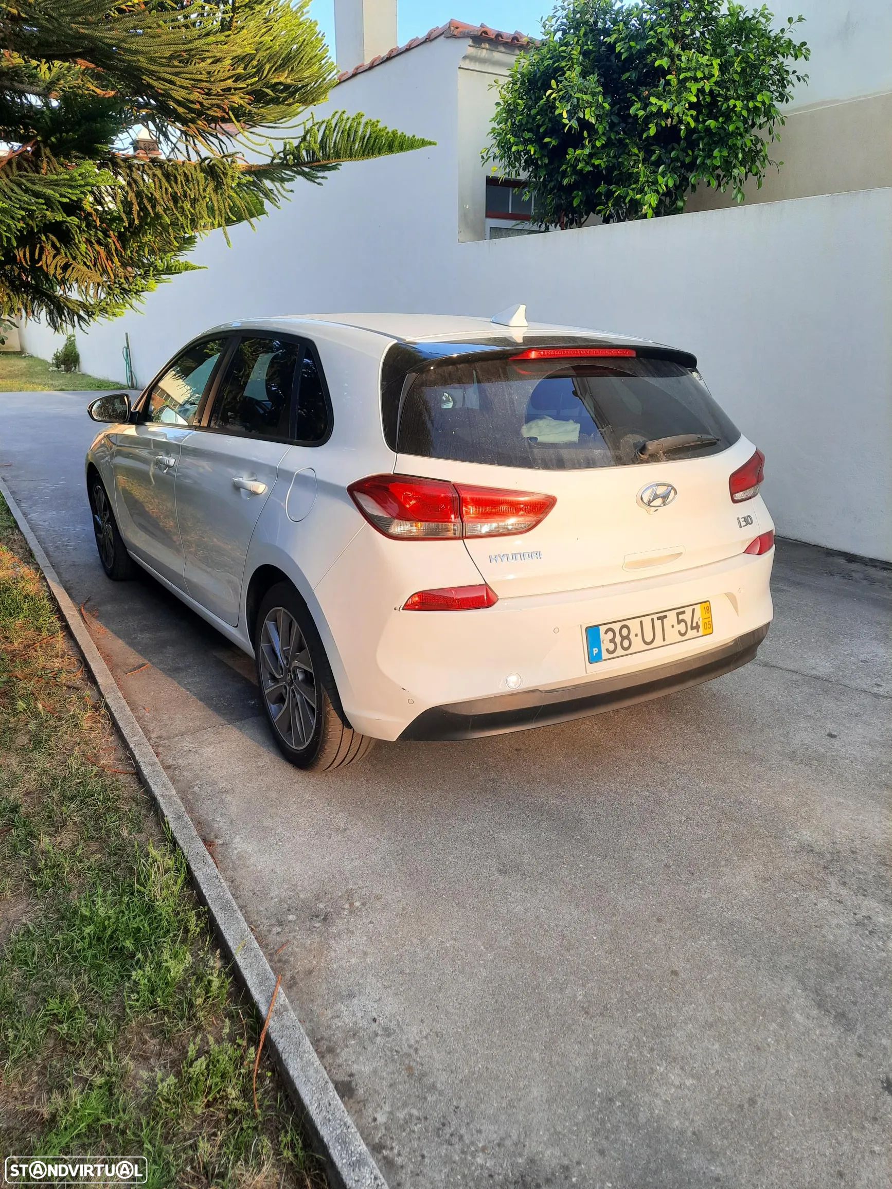 Hyundai i30 1.6 CRDI Blue GO! - 1