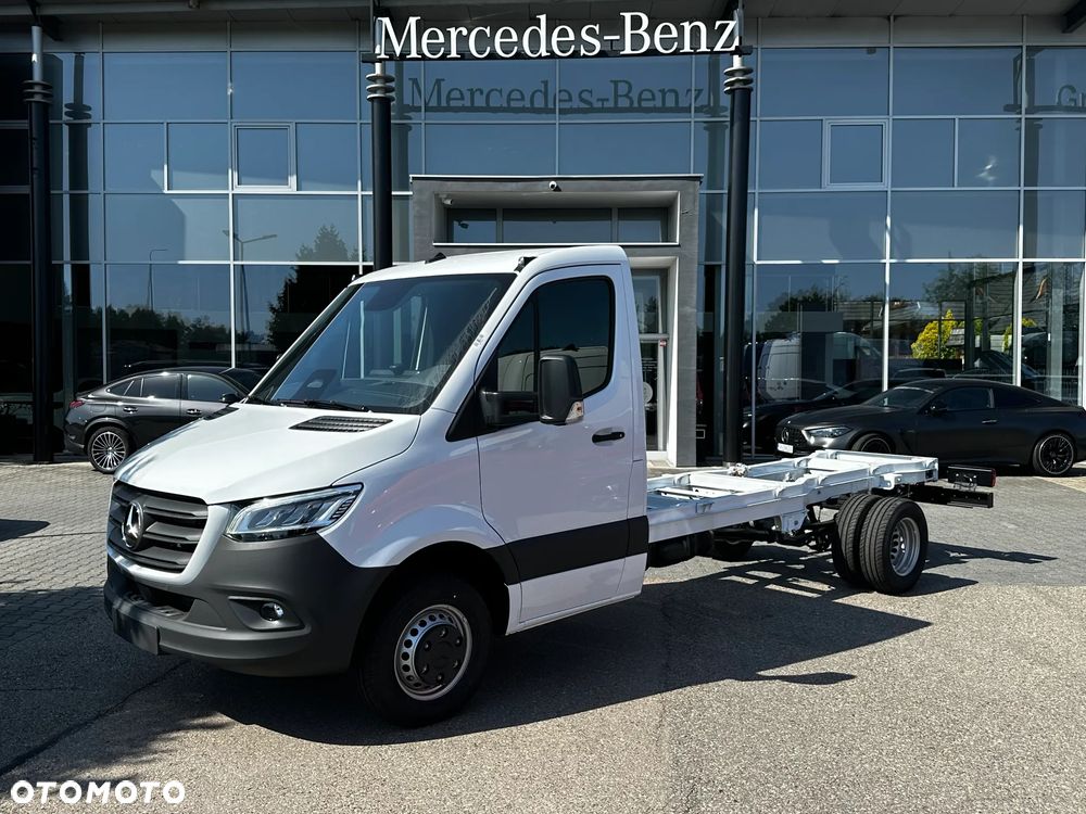 Mercedes-Benz Sprinter - 2