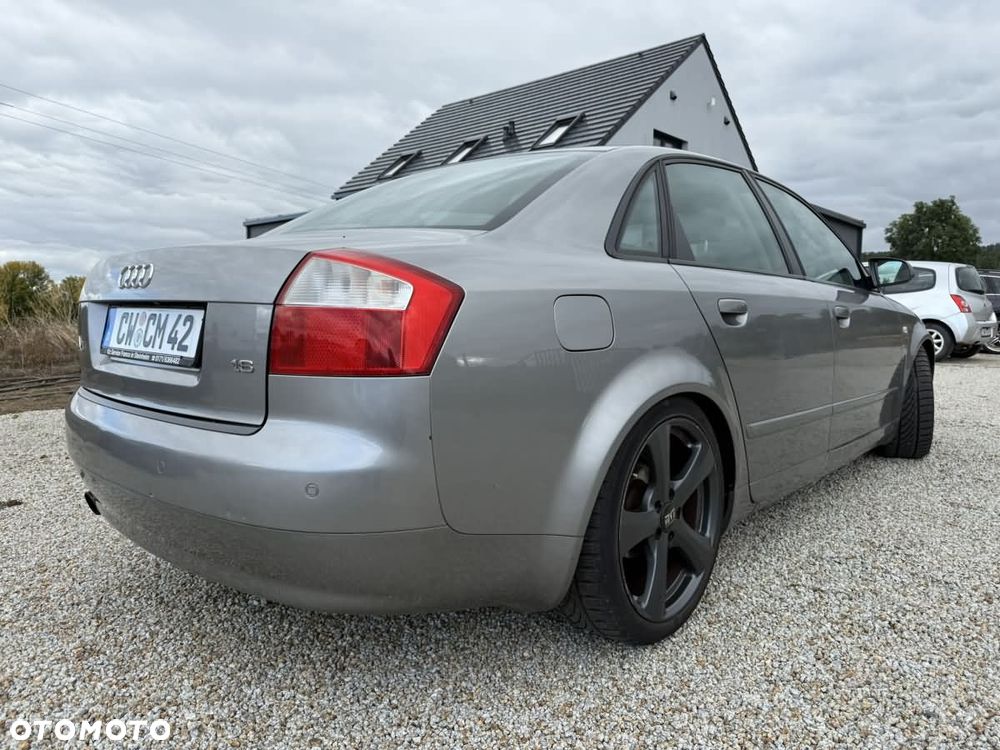 Audi A4 Limousine - 5