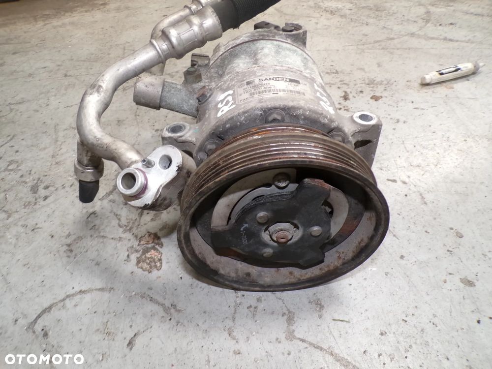 Kompresor klimatyzacji Audi TT RS RS3 2.5 TFSI 1K0820808C - 3