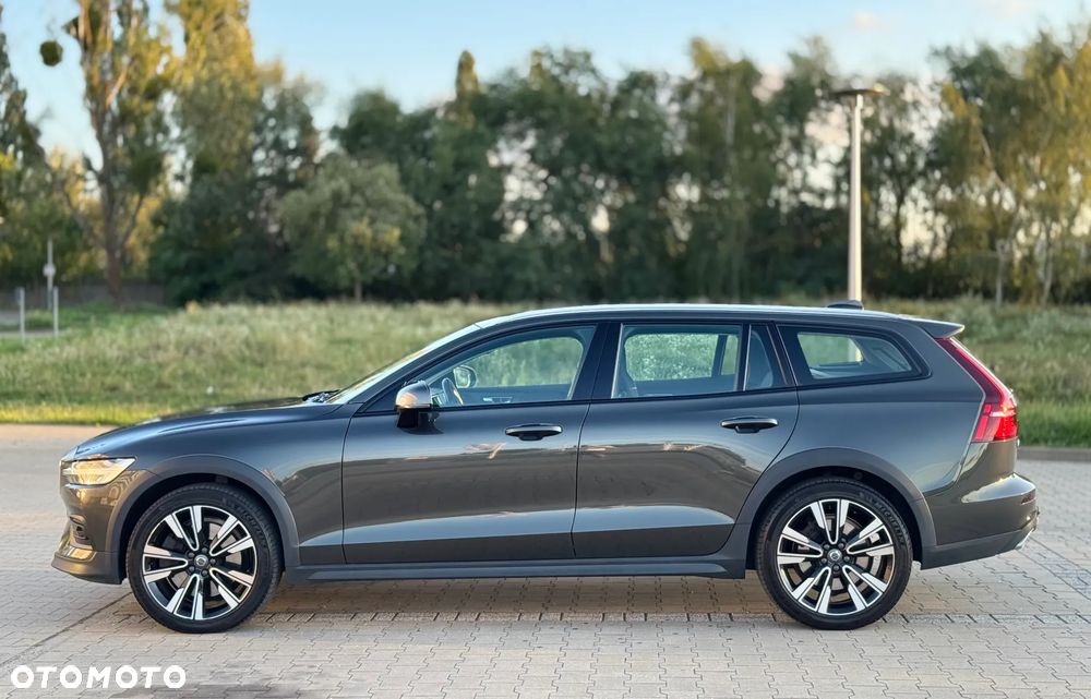 Volvo V60 Cross Country - 4