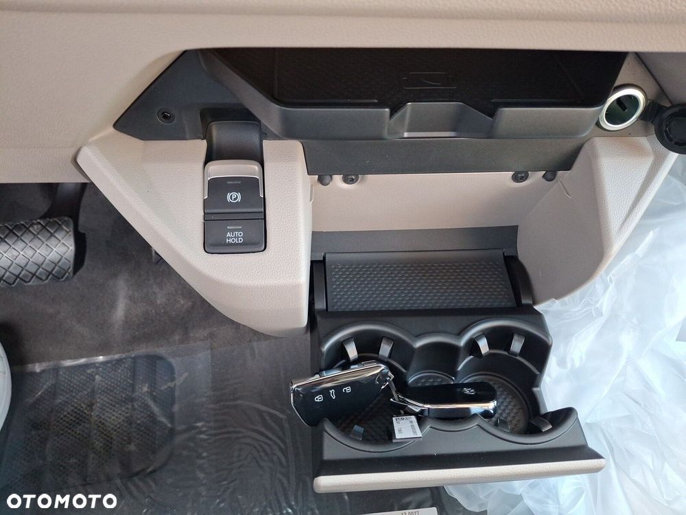 Volkswagen Multivan - 30
