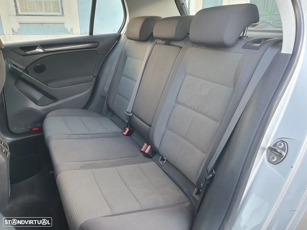 VW Golf 1.6 TDi Confortline - 33