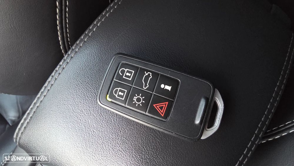 Volvo V60 D6 Plug-In-Hybrid AWD Geartronic Summum - 58