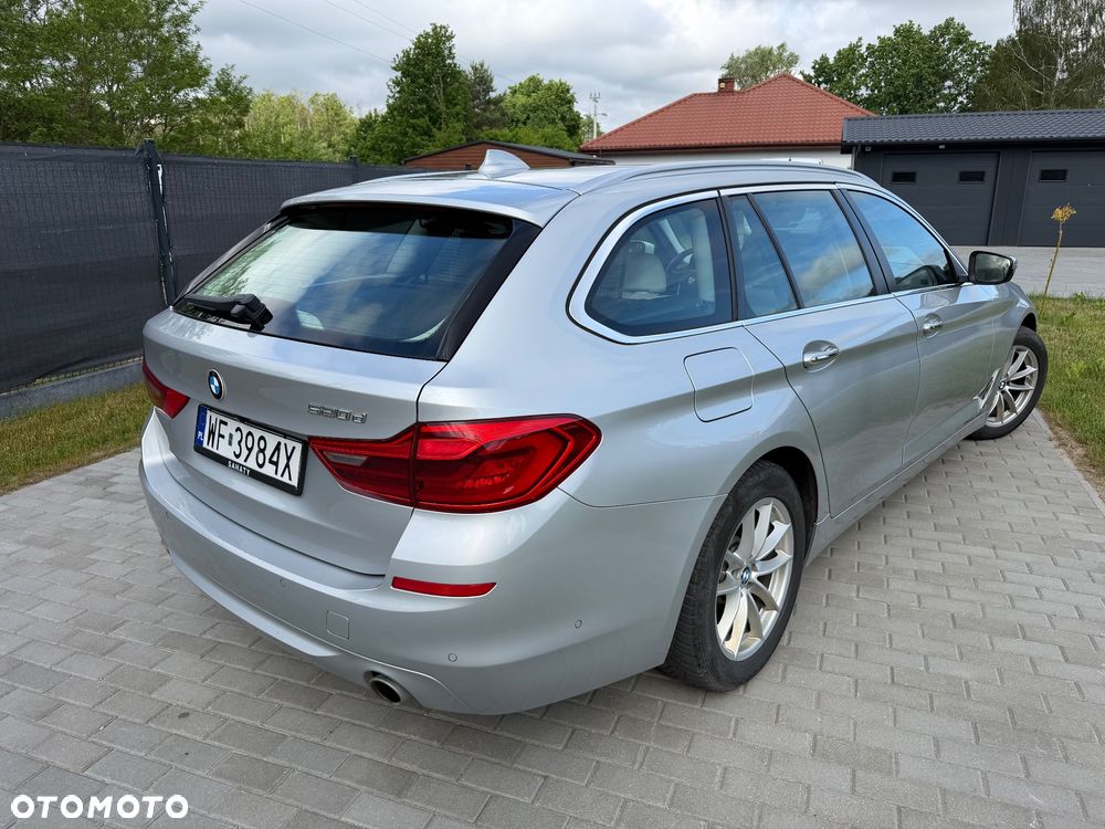 BMW Seria 5 520d Sport Line - 3