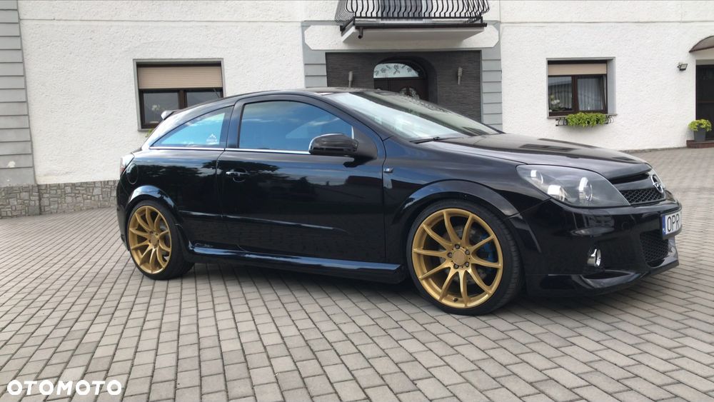 Opel Astra OPC - 2