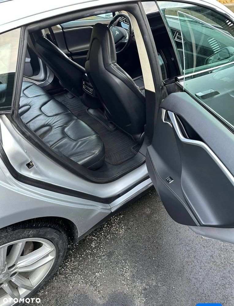 Tesla Model S 85 - 9