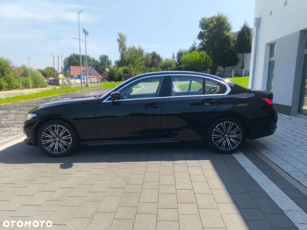 BMW Seria 3 320i - 5