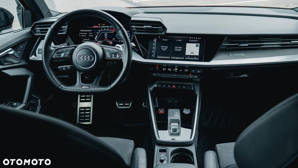 Audi RS3 Limousine - 12