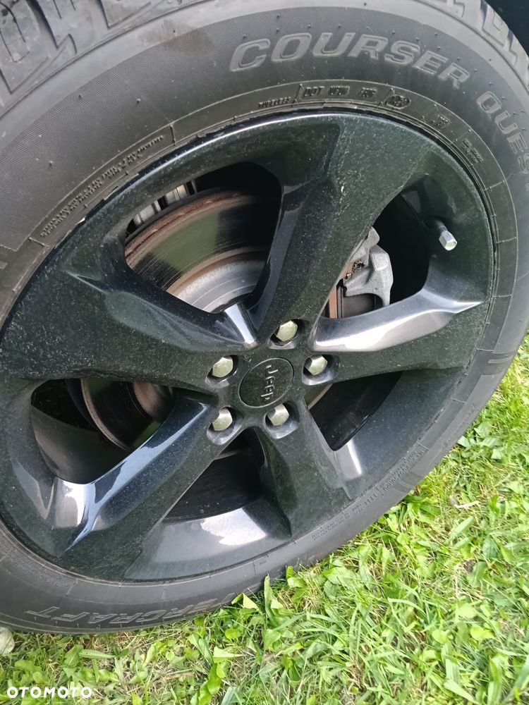 Jeep Grand Cherokee - 15