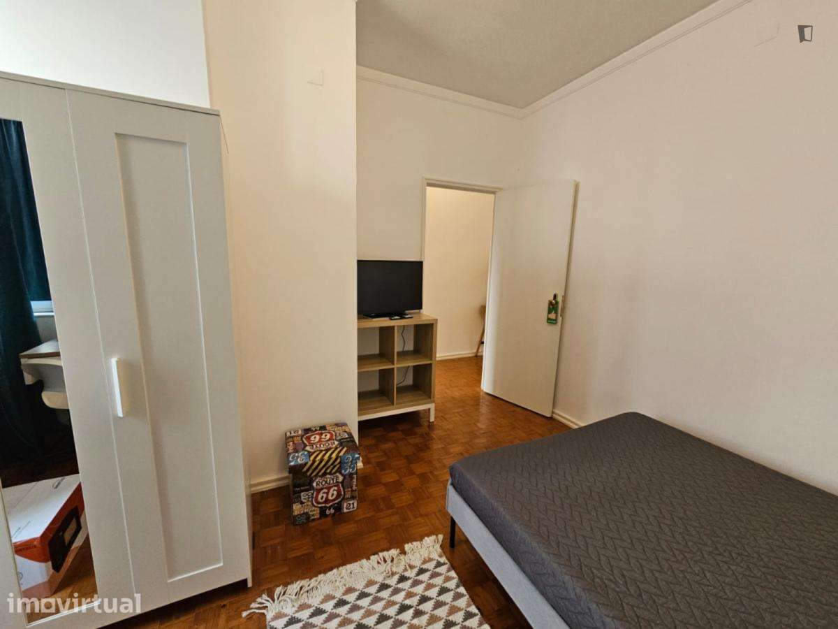 Quarto - localizado em Bairro do Sol Coimbra - Grande imagem: 2/12
