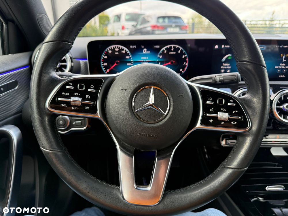 Mercedes-Benz Klasa A 220 4-Matic 7G-DCT - 24