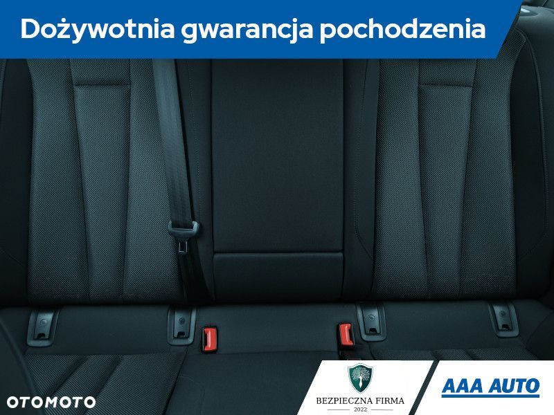 Audi A4 Limousine - 11