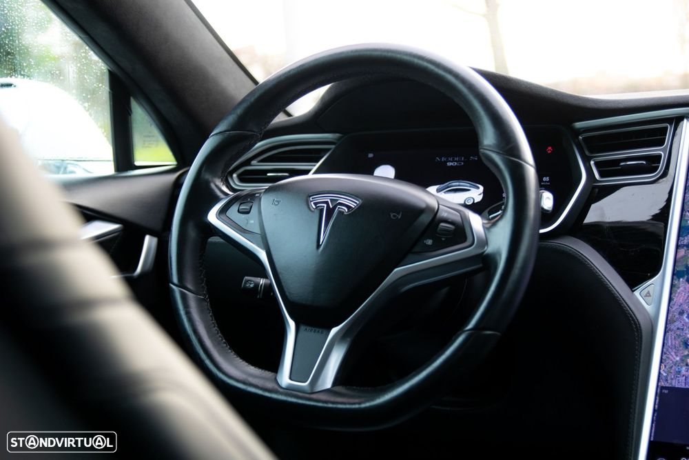 Tesla Model S 90D AWD - 18