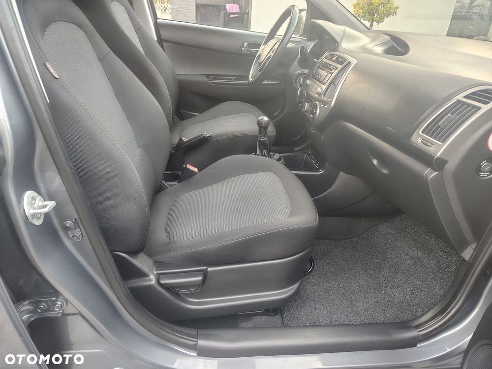 Hyundai i20 1.2 Fifa World Cup Edition - 15