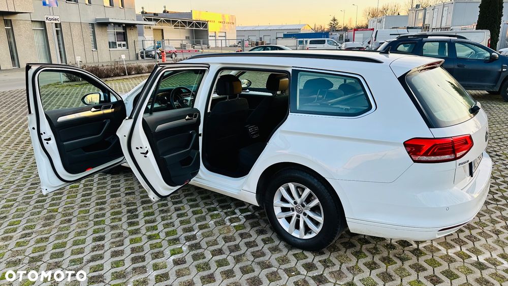 Volkswagen Passat 2.0 TDI SCR Comfortline - 8