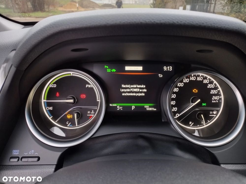 Toyota Camry 2.5 Hybrid Comfort CVT - 28
