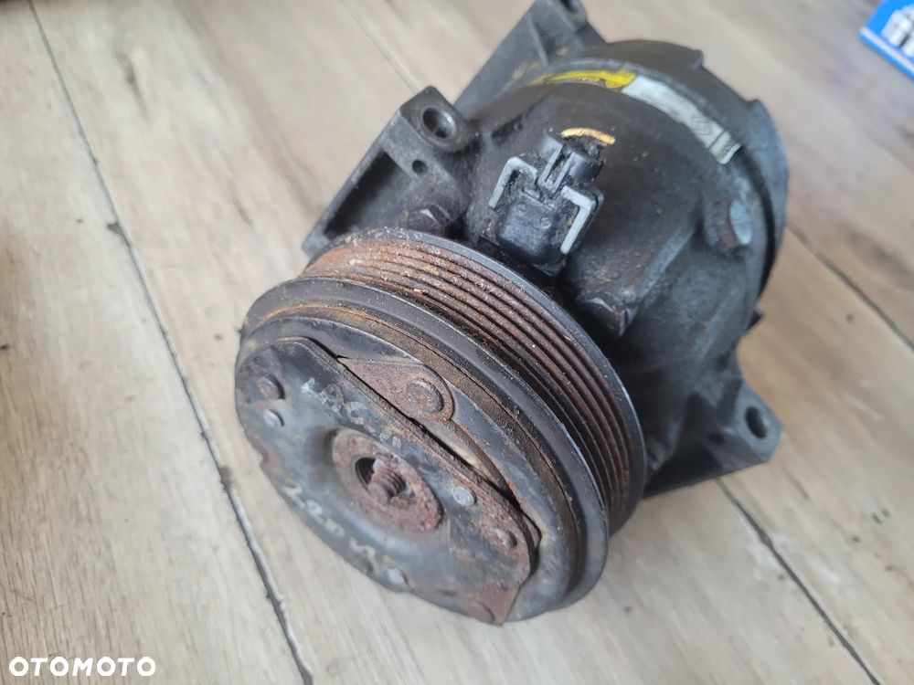 Sprężarka kompresor klimatyzacji Renault Laguna II 2,2 DCI 8200021822 - 2