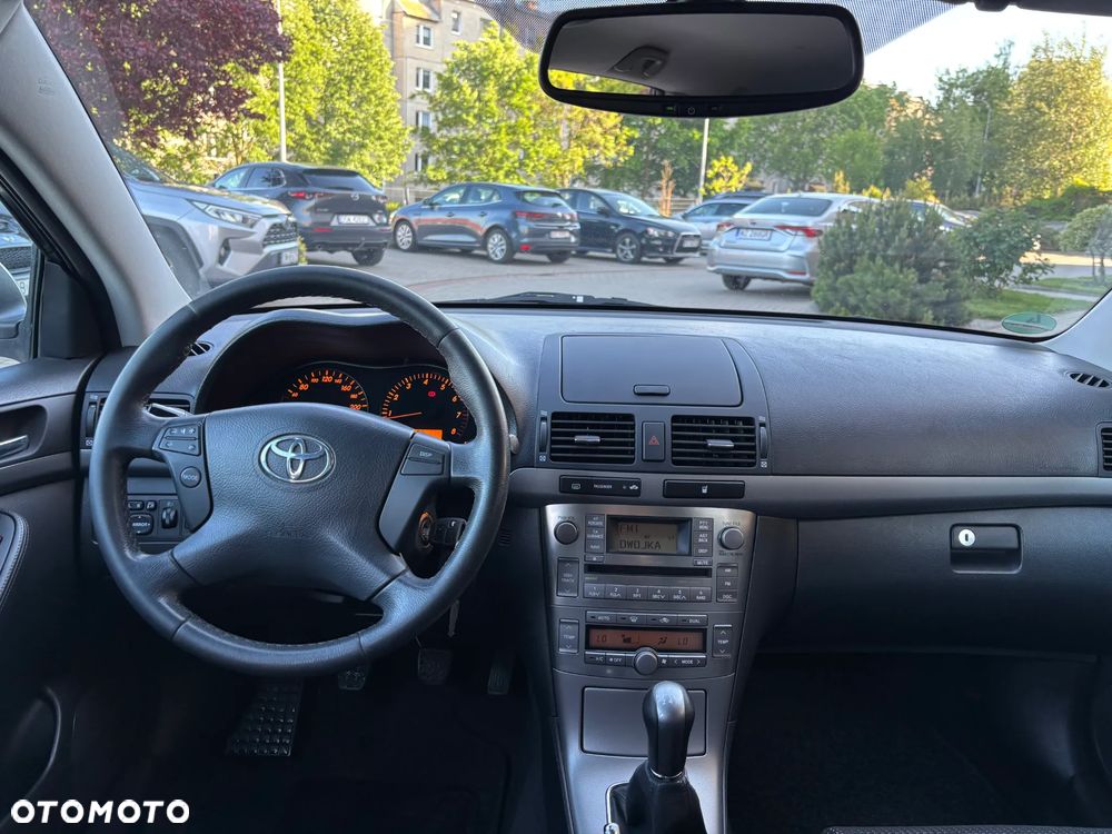 Toyota Avensis 1.8 VVT-i Executive - 20
