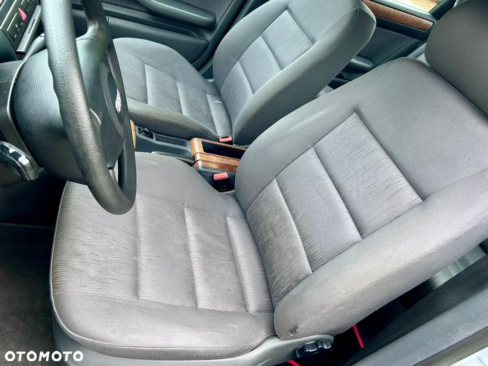 Audi A6 Limousine 2.4 - 8